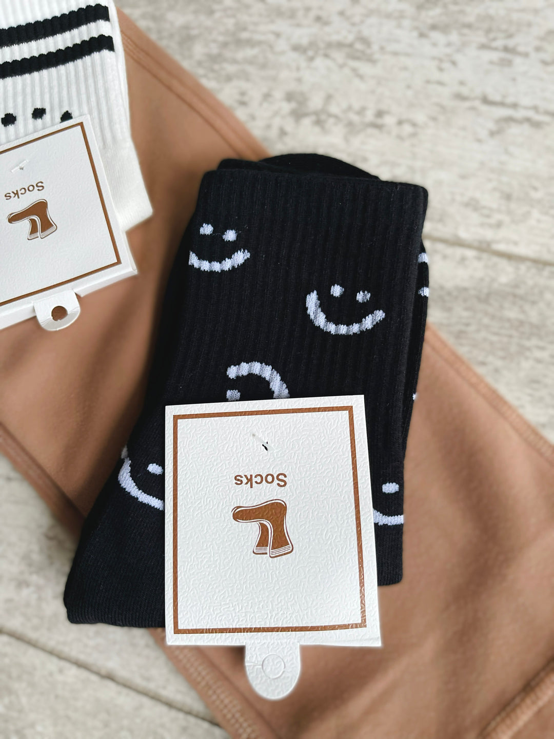 Black & White Smiley Socks (4 Pack)