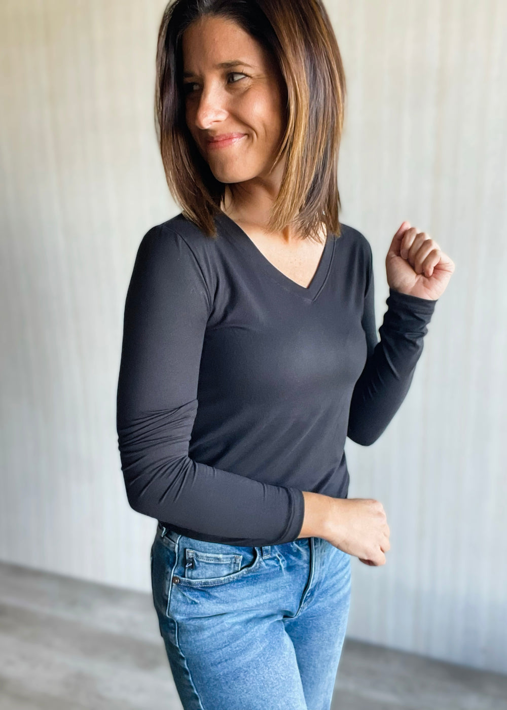 Women's Black V-Neck Long Sleeve Basic Shirt