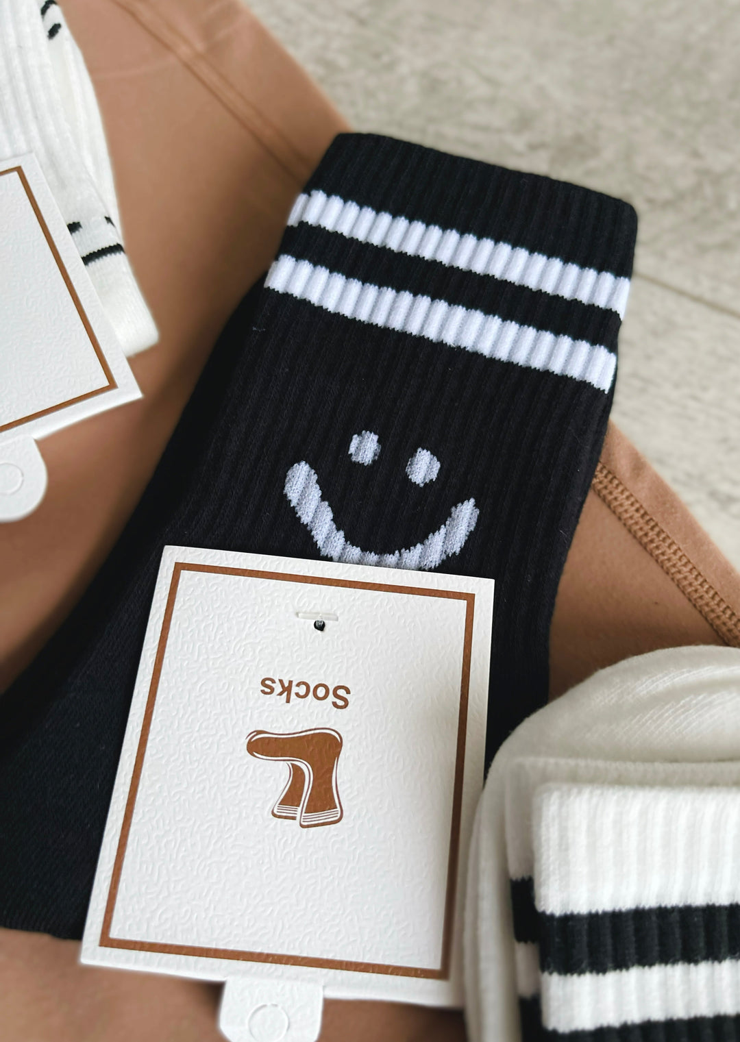 Black & White Smiley Socks (4 Pack)