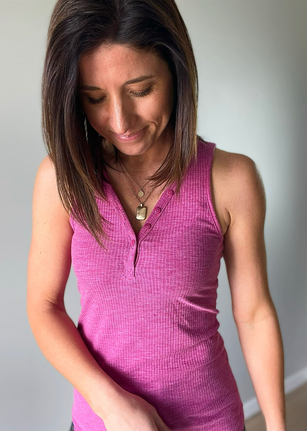 Women's Magenta V-Neck Ribbed Tank