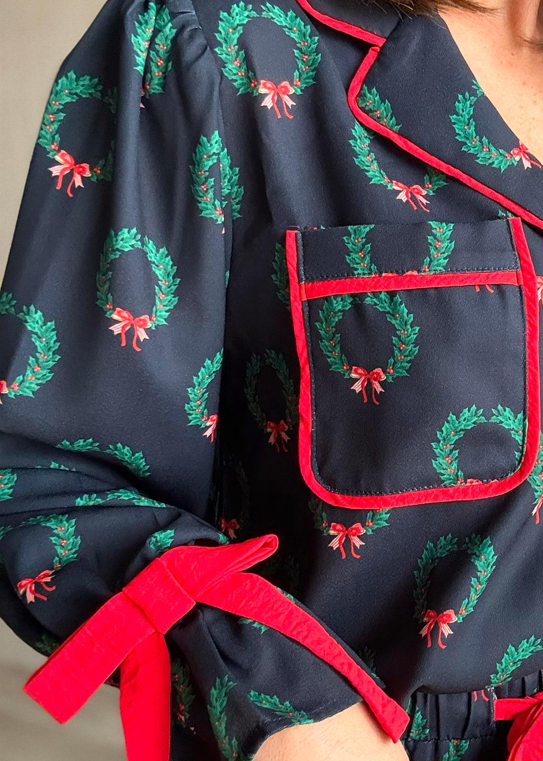 Luxurious Cute Women's Christmas Holiday Pajamas - Christmas Wreath Pajama Set with Red Bows