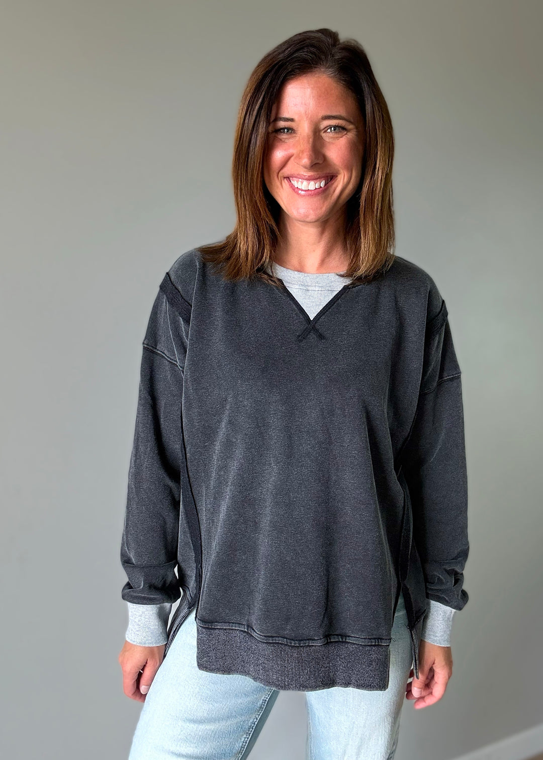 Women's Black Color Block Sweatshirt with mineral wash